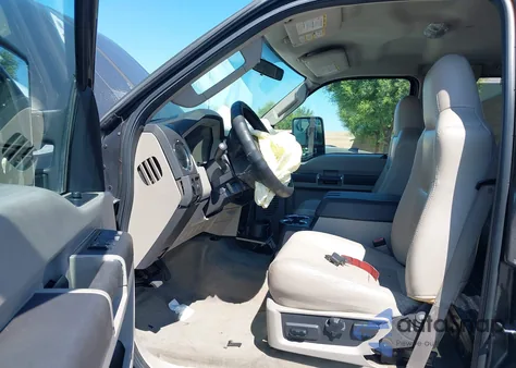 2008 Ford F-350 Fx4/Harley-Davidson/King Ranch/Lariat/Xl/Xlt z USA, uszkodzony, nr VIN 1FTSW31R58EC42366